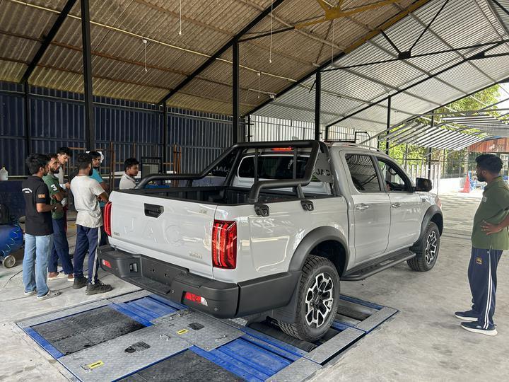 5-in-1-Rollerbremstester mit maximaler Achsbelastung von 4000 kg, doppelter Seitenrutsche und industriellem Steuergerät für die Fahrzeugprüflinie