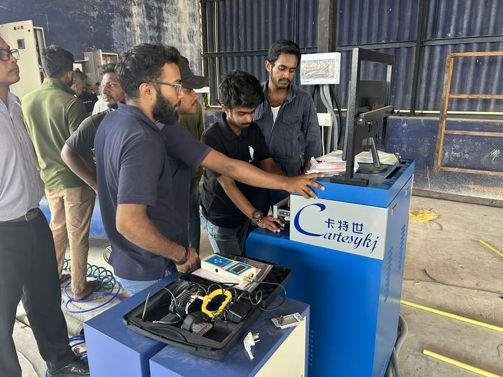 5-in-1-Rollerbremstester mit maximaler Achsbelastung von 4000 kg, doppelter Seitenrutsche und industriellem Steuergerät für die Fahrzeugprüflinie
