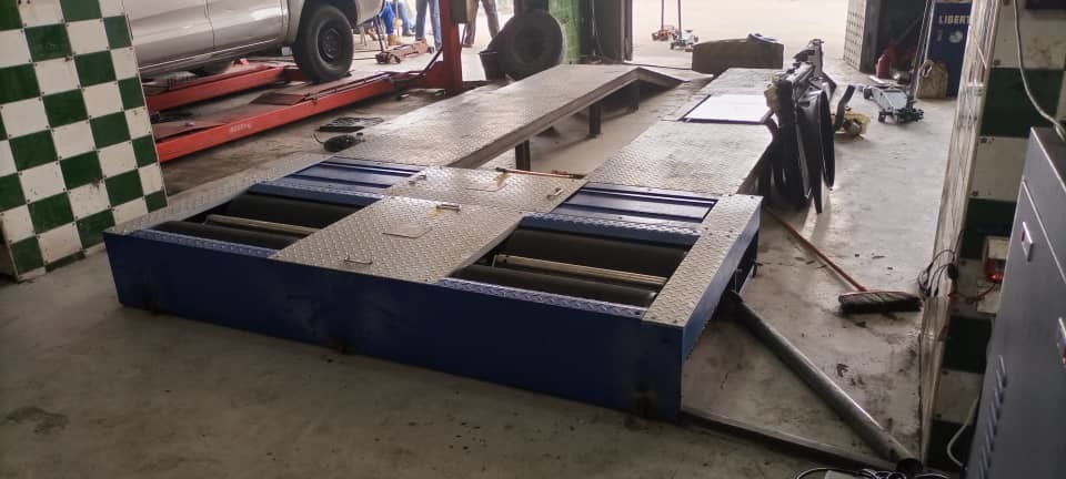 CTGT3-4C Fahrzeugprüflinie für Rollen 4-in-1 Rollenbremstester mit Achslast doppelter Plattenseitenrutschprüfer Aufhängungstest