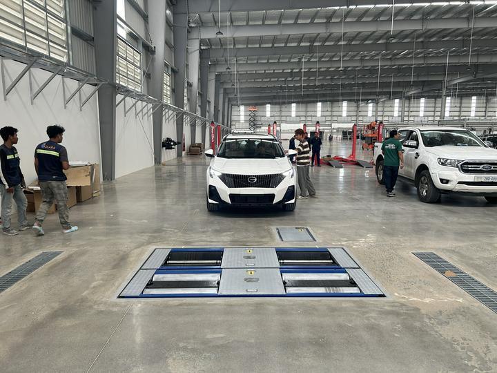 Cartesy Marke CTGT-3-3C Roller Trinity Fahrzeugtestlinie Rollenbremsprüfgerät mit Achslast-Einzelplatten-Seitenrutschprüfgerät für leichte Fahrzeuge