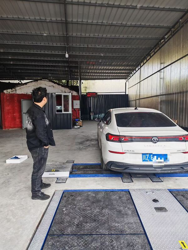 Cartesy LKW-Prüfstraße für Kfz-Werkstatt Rollenprüfstand Bremsen Kräfte mit Achslast Doppelplatten Seitenabnahmetester 10T Kapazität